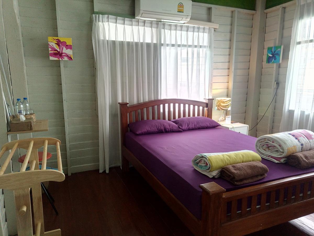 Baan Klang Soi Hotel Прачуап Кири Кан Екстериор снимка