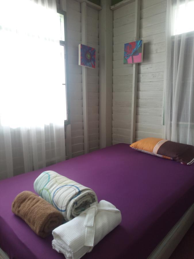 Baan Klang Soi Hotel Прачуап Кири Кан Екстериор снимка