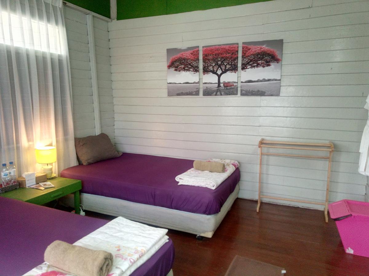 Baan Klang Soi Hotel Прачуап Кири Кан Екстериор снимка