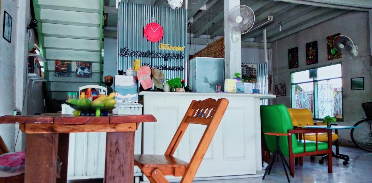 Baan Klang Soi Hotel Прачуап Кири Кан Екстериор снимка
